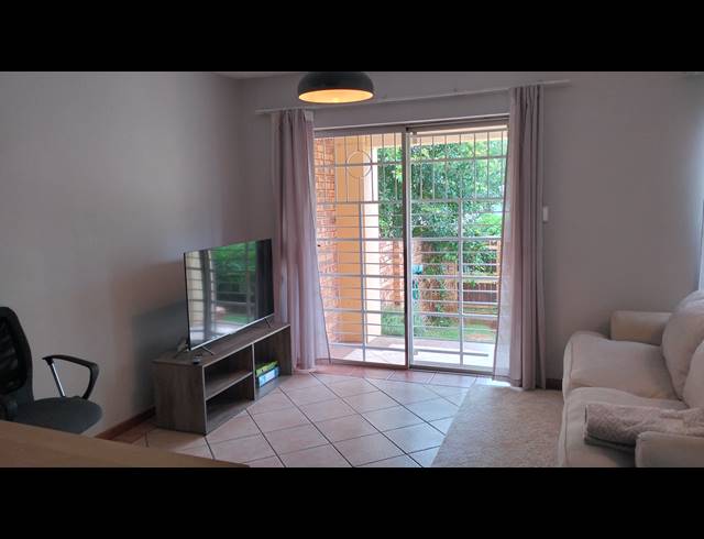2 BEDROOM SECTIONAL TITLE RENTED IN OLYMPUS AH